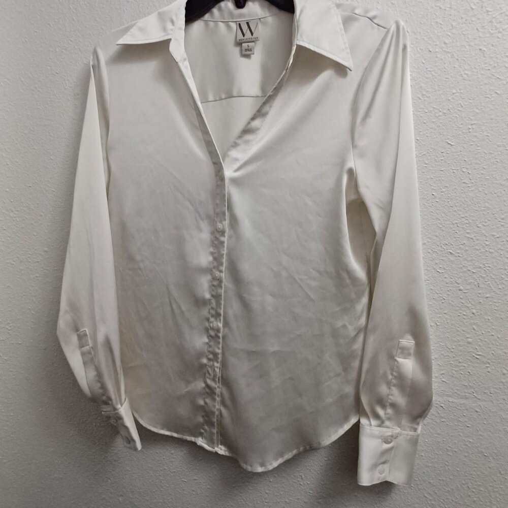 White blouse with satin finish
